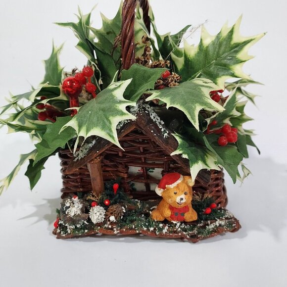 Kitch Wood Basket Cabin Decorative Winter Christmas Scene 6"x 4" x 8" tall - Picture 5 of 12